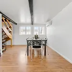 Cozy In With Kitchen פאבורג